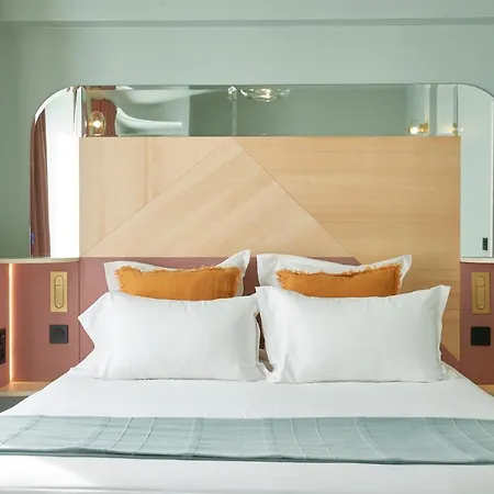 Amoi 4* Paris
