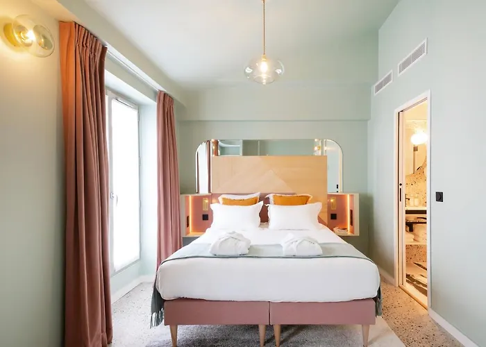 Hotell Amoi 4*