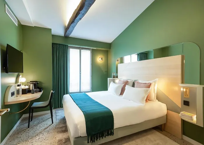 Amoi Hotell 4*